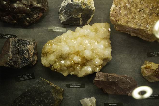 Minerals Vs Rocks Difference And Comparison Diffen Minerals Vs Rocks Difference And Comparison Diffen