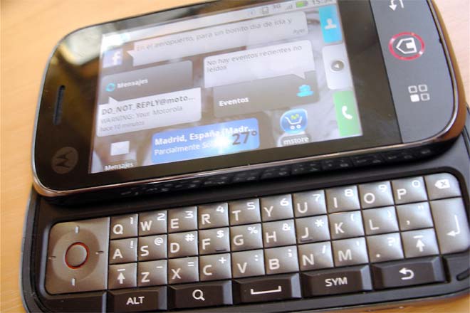 Motorola CLIQ